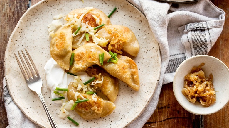 pierogi-menikmati-kelezatan-makanan-tradisional